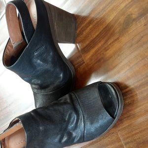 Black 8 heels Lucky Brand